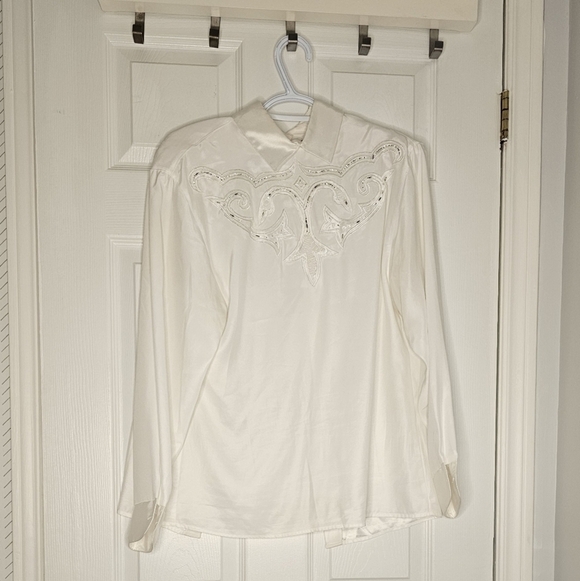 COMO Tops - Elegant White Embroidered Women's Top